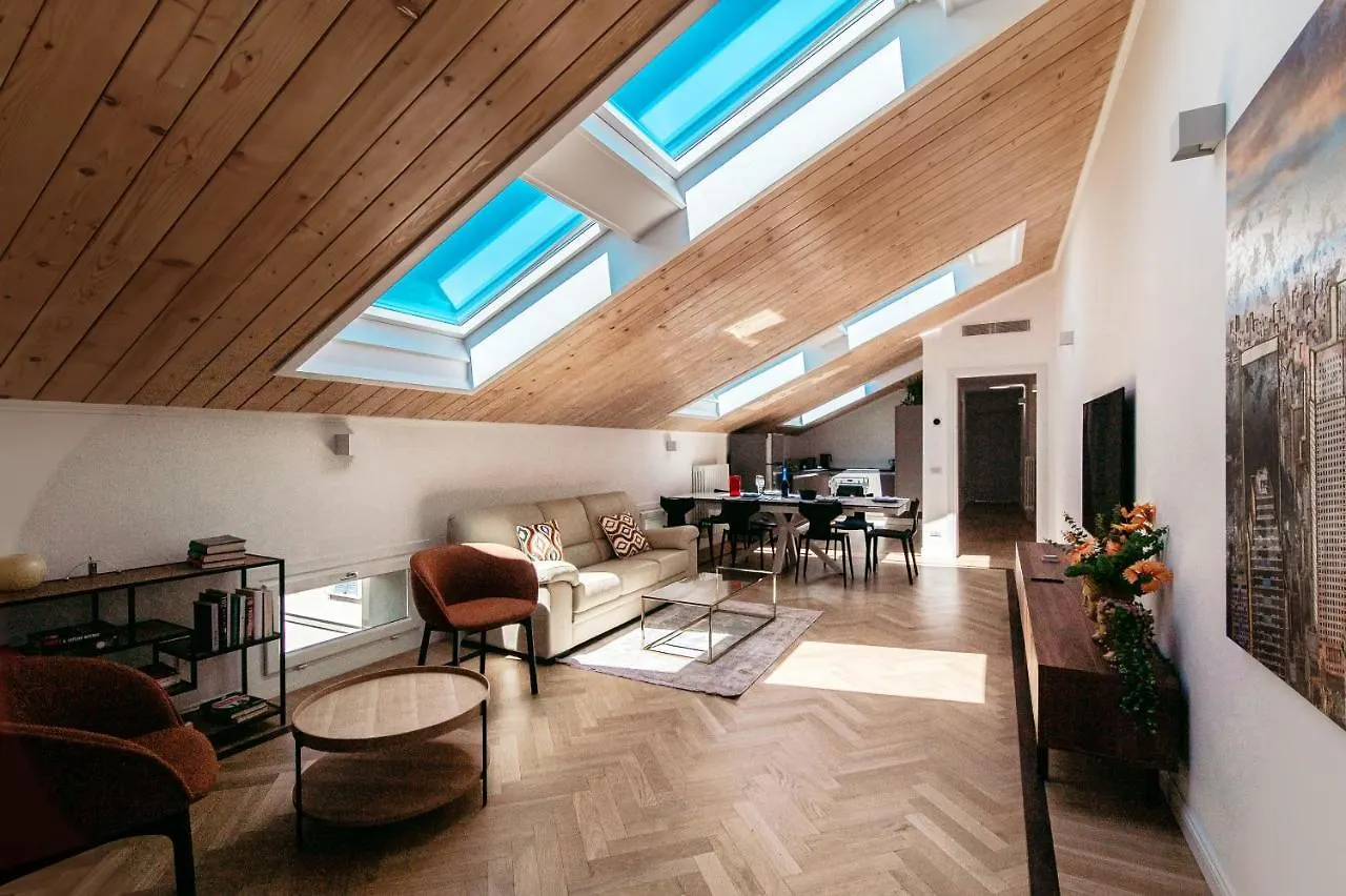 Attic 64 - The House Of Travelers Appartement Como